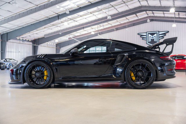 Used 2019 Porsche 911 GT3 RS RWD image 3