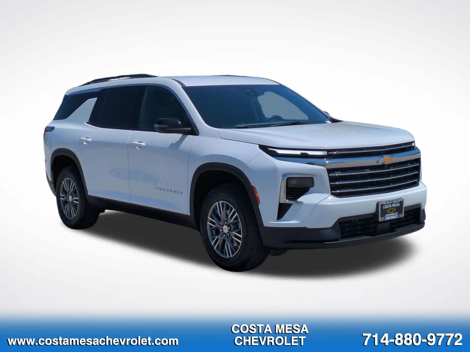 Used 2025 Chevrolet Traverse LT FWD image 3