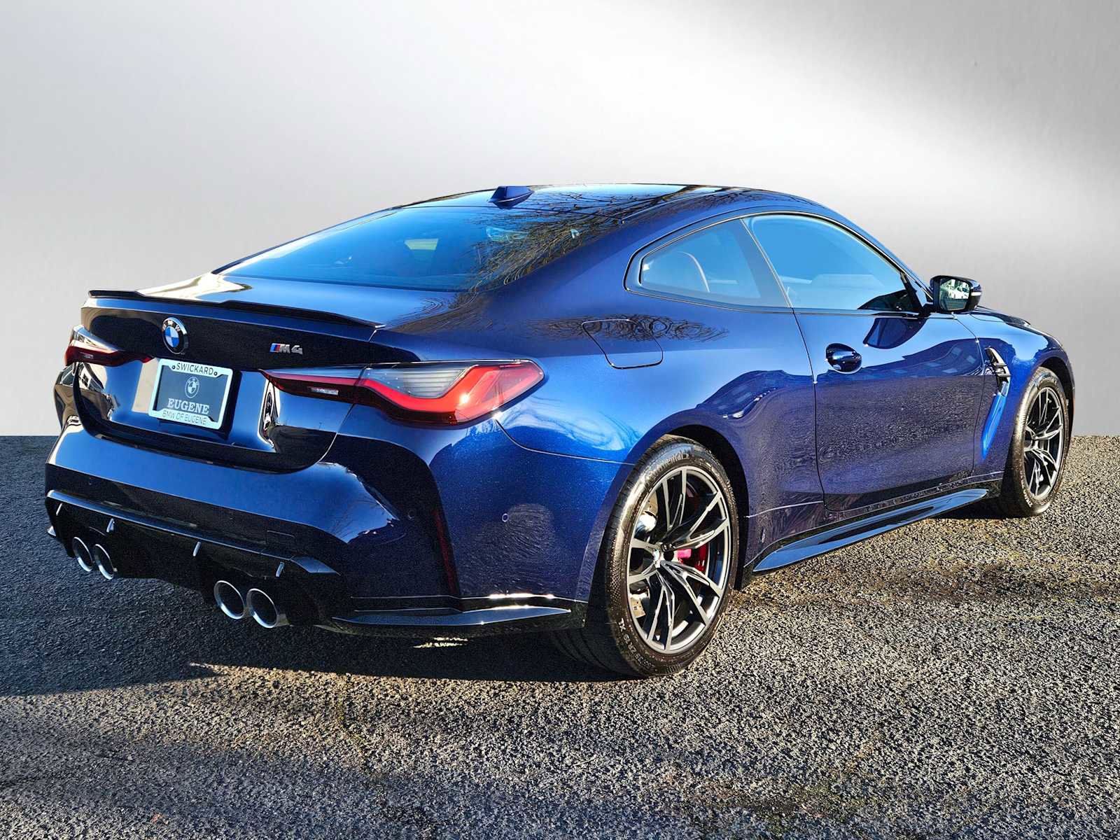 Used 2024 BMW M4 Coupe w/ Executive Package image 6