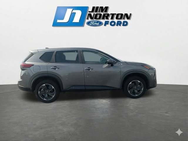 Used 2024 Nissan Rogue SV AWD/4WD image 11