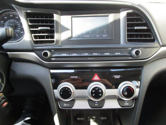 Used 2019 Hyundai Elantra SE w/ Cargo Package FWD image 14
