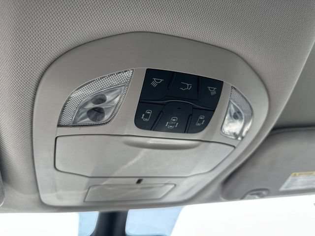 Used 2024 Chrysler Pacifica Touring-L FWD image 29