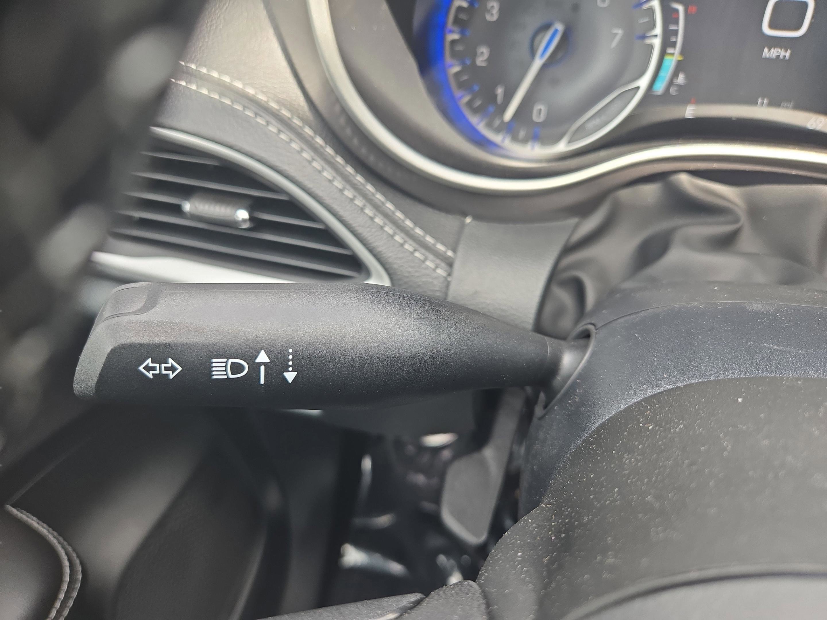 New 2026 Chrysler Pacifica Select image 24