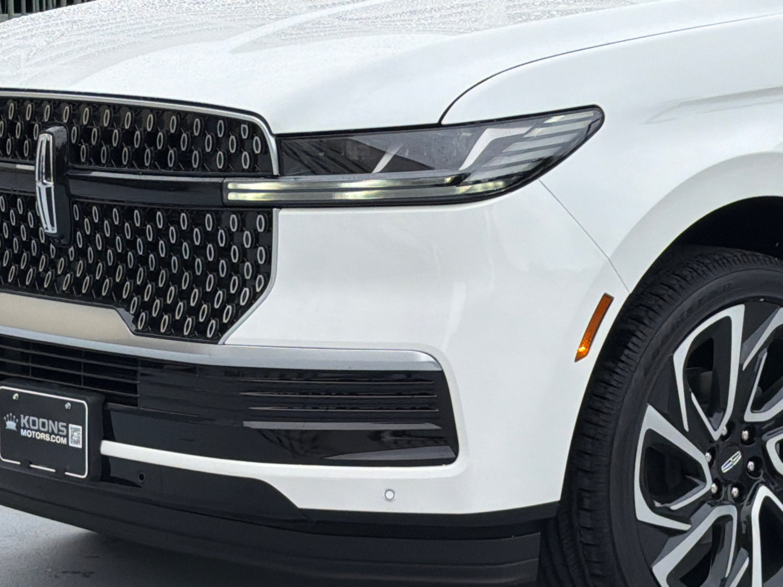 New 2027 Lincoln Navigator L Reserve AWD/4WD image 2