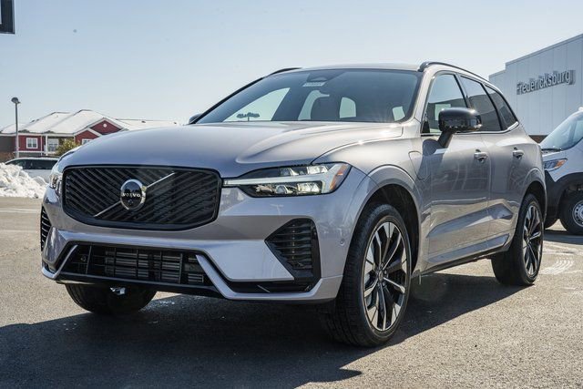 New 2026 Volvo XC60 T8 Plus image 3