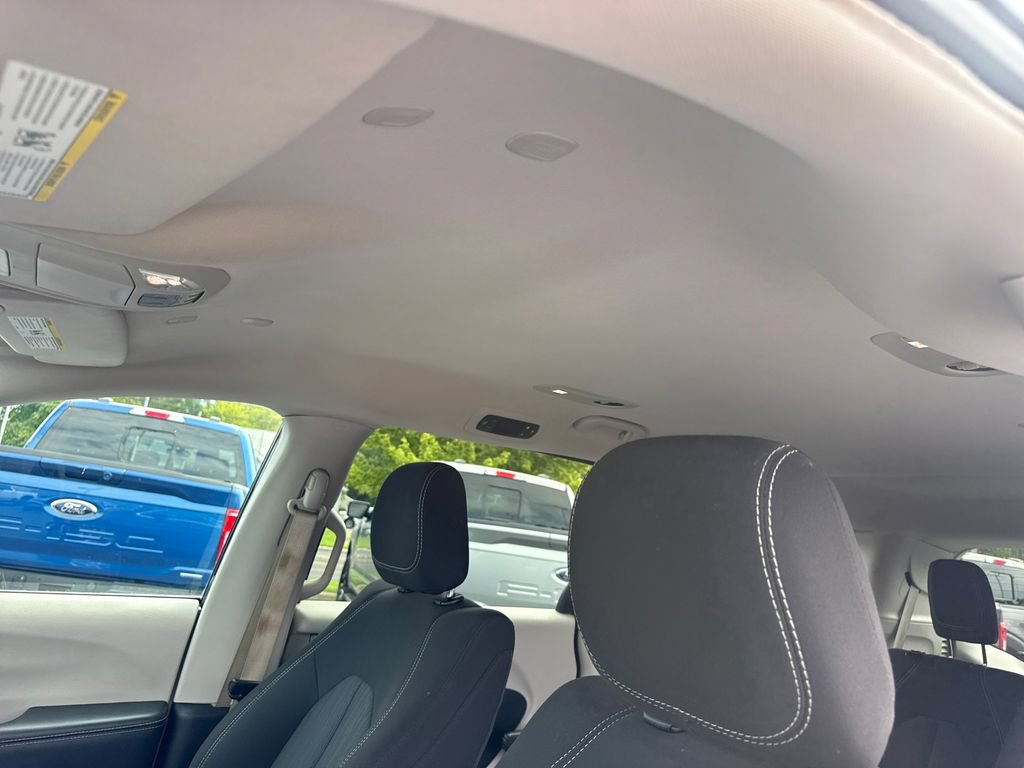 Used 2023 Chrysler Voyager LX FWD image 26