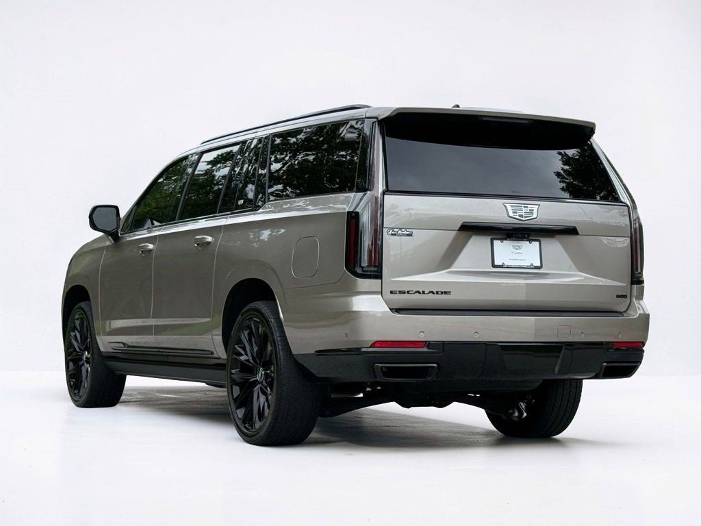 Used 2025 Cadillac Escalade ESV Sport Platinum w/ LPO, ONYX Package AWD/4WD image 14