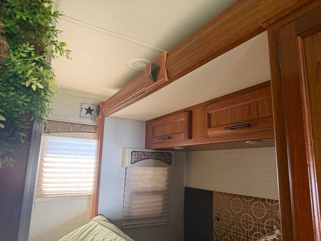 Used 2016 Mercedes-Benz Sprinter 3500 image 40