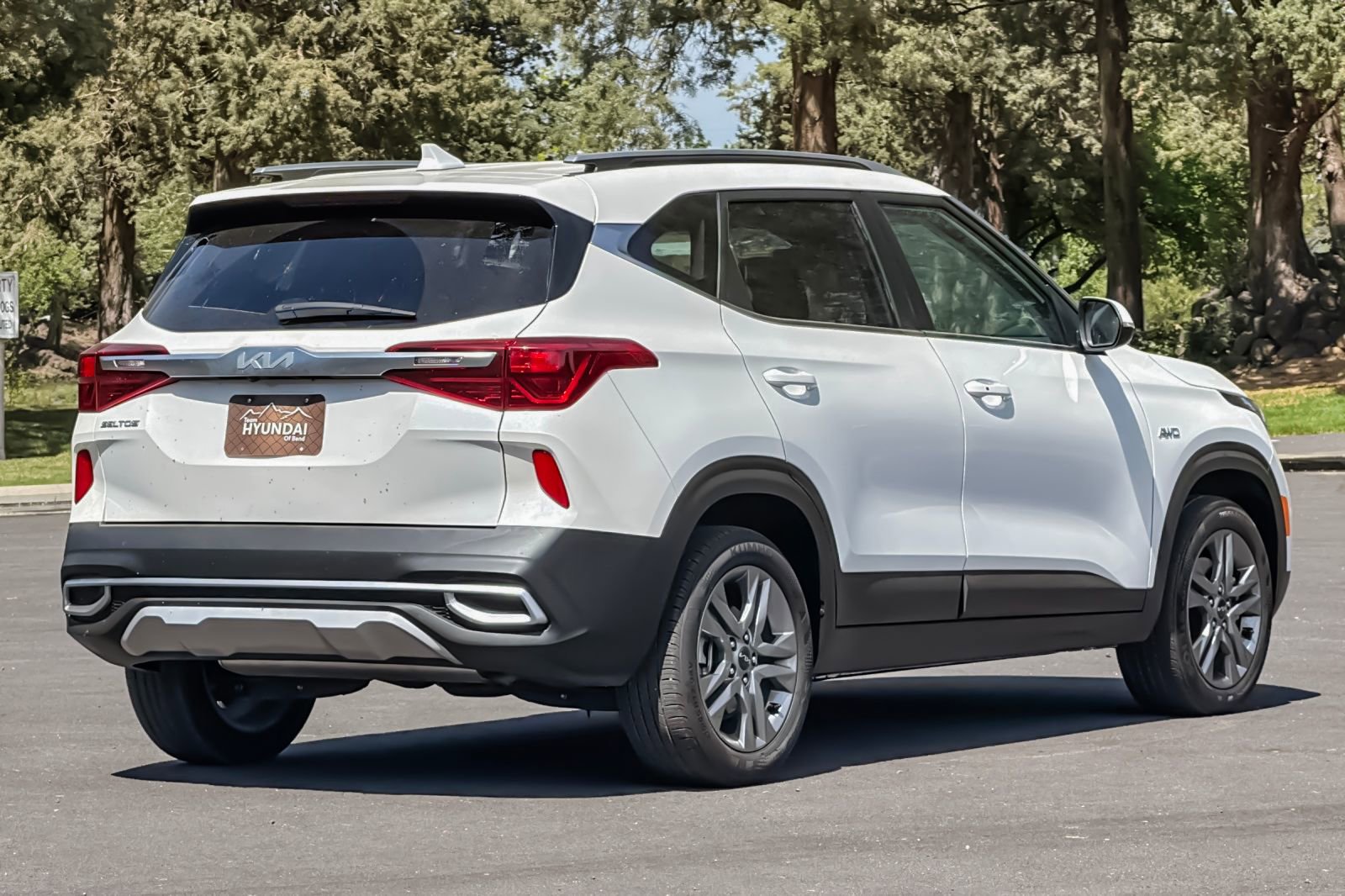 Used 2023 Kia Seltos S w/ Navigation Package AWD/4WD image 4