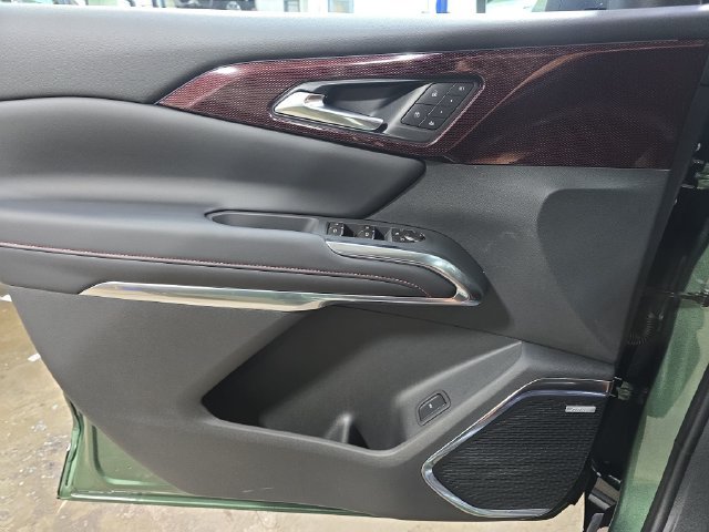 New 2027 Chevrolet Traverse RS w/ LPO, Floor Liner Package AWD/4WD image 29