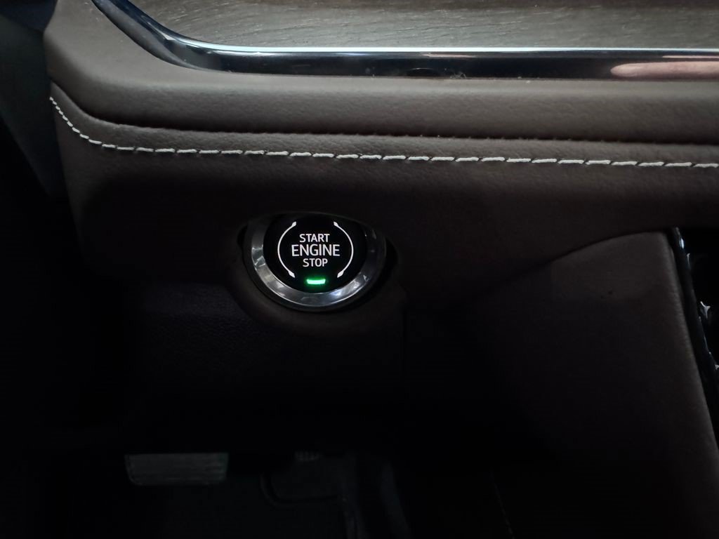 Certified 2025 Chevrolet Tahoe High Country AWD/4WD image 24