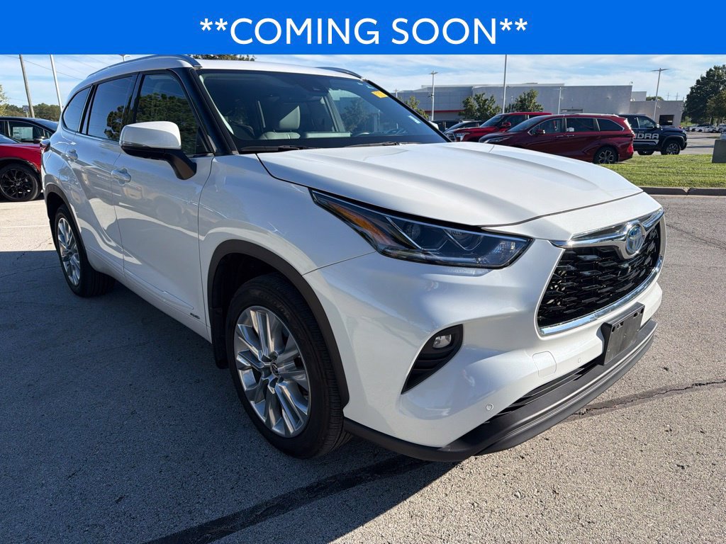 Used 2022 Toyota Highlander Limited AWD/4WD image 3