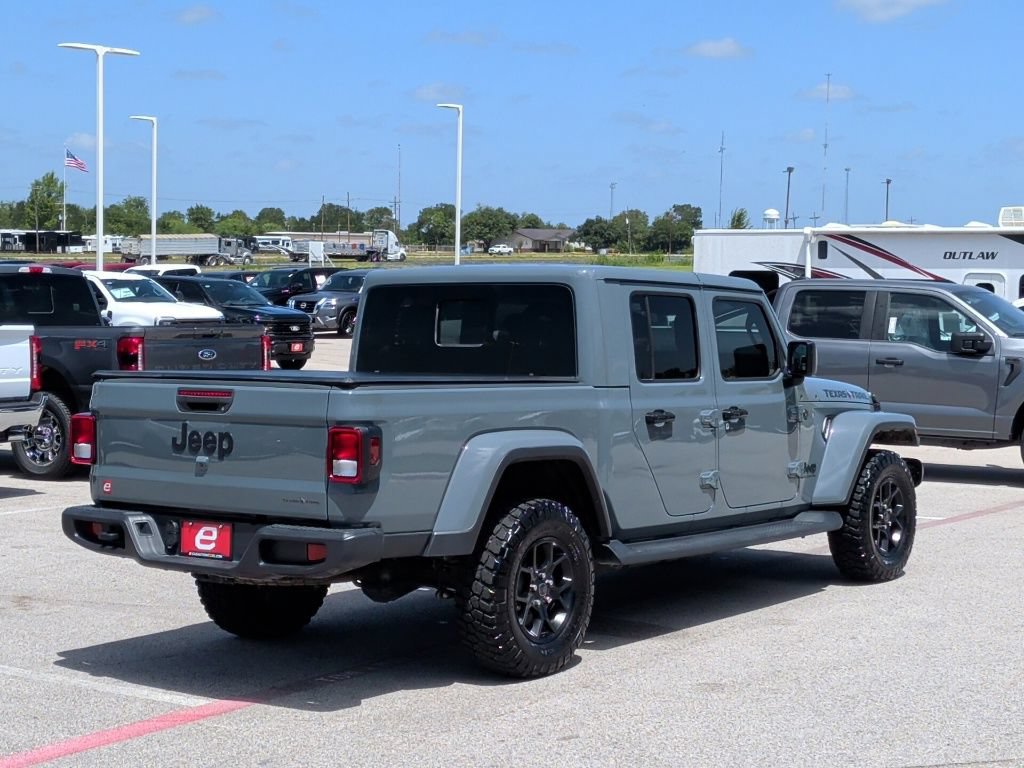 Used 2024 Jeep Gladiator Sport AWD/4WD image 8