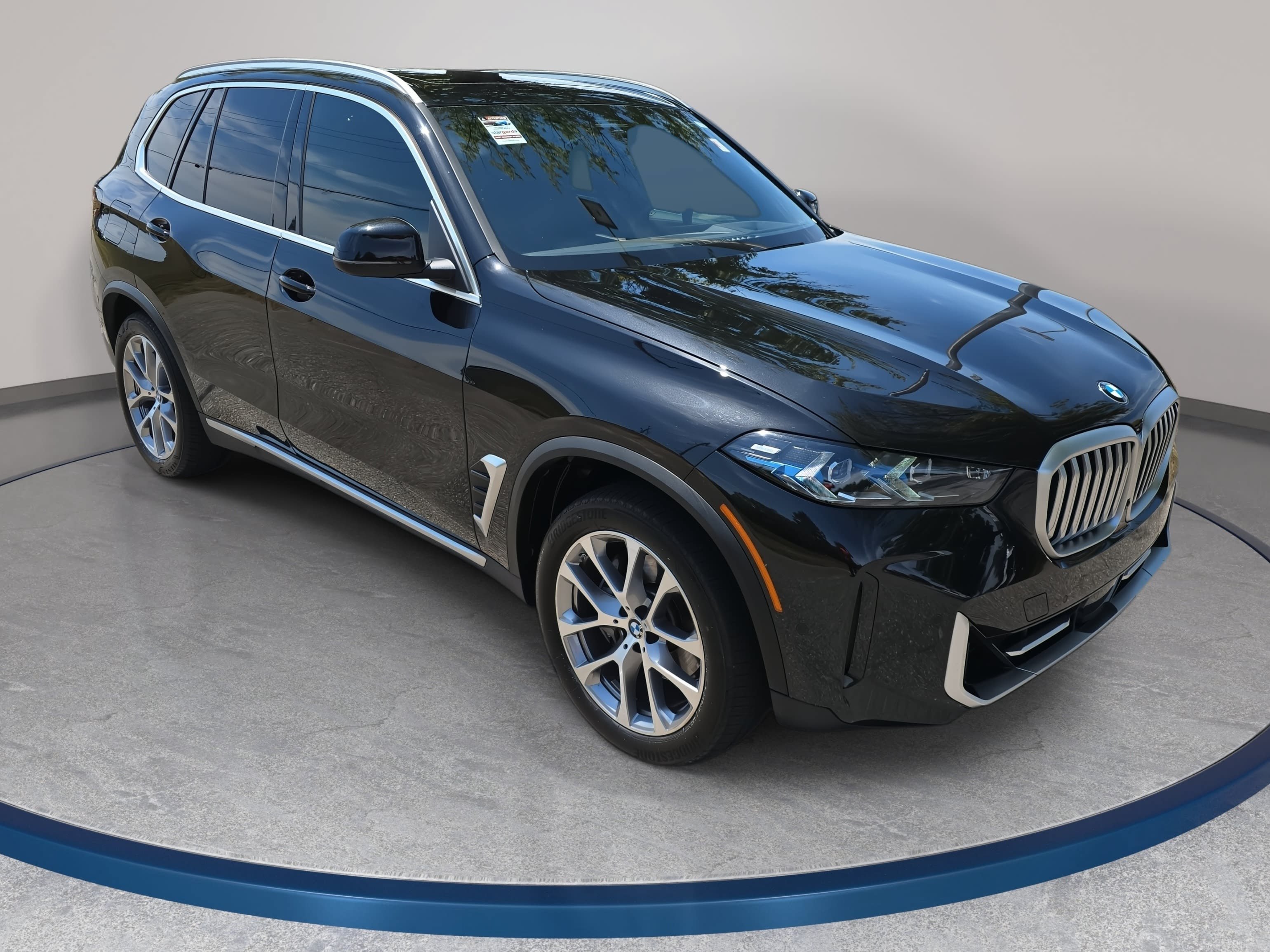 Used 2025 BMW X5 sDrive40i w/ Executive Package RWD image 3