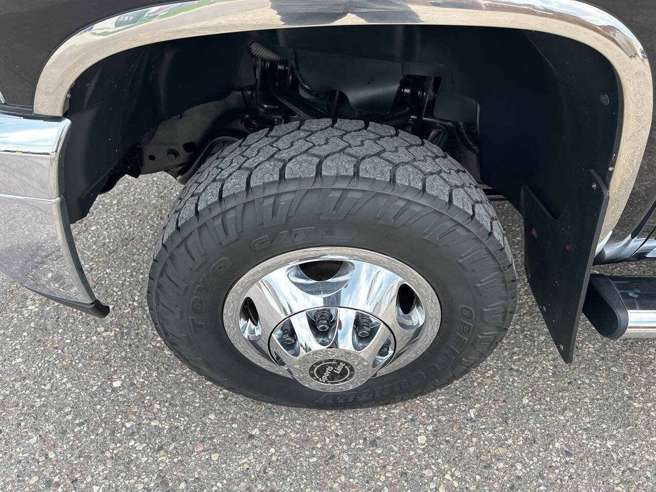 Used 2011 Chevrolet Silverado 3500 LTZ w/ LTZ Plus Package image 15