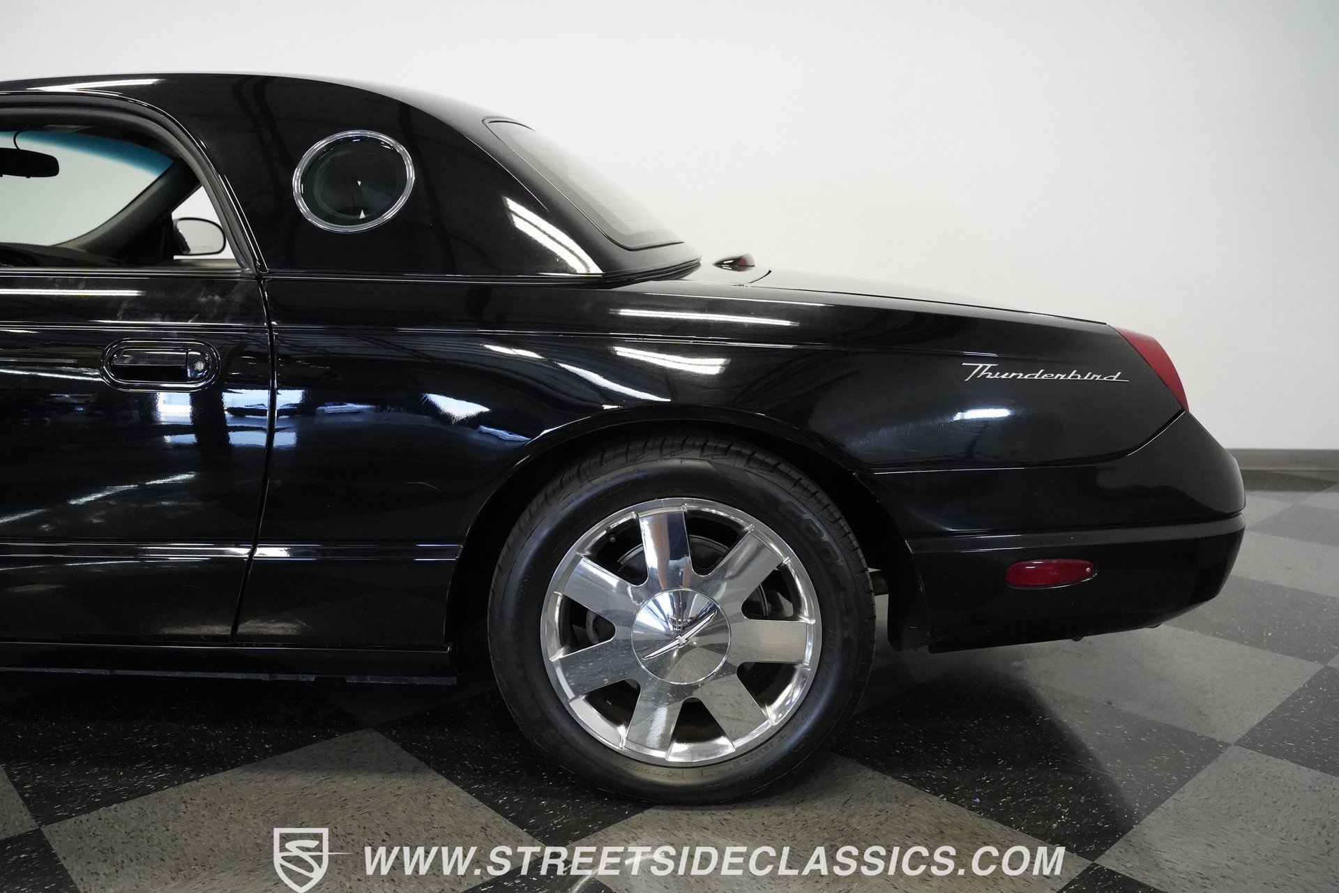 Used 2002 Ford Thunderbird image 14
