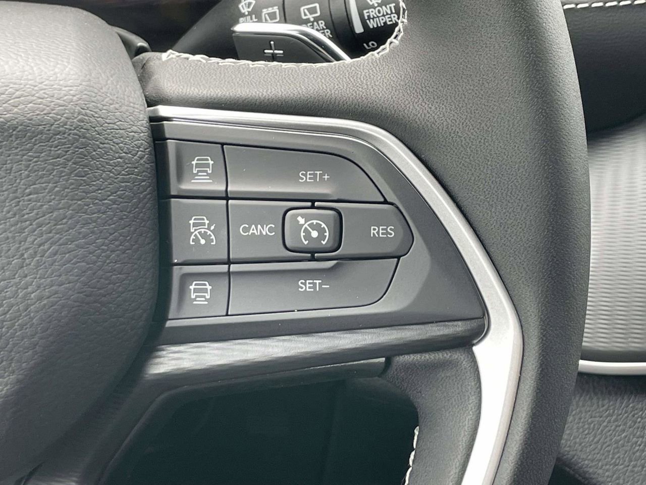 New 2025 Jeep Grand Cherokee Altitude image 15