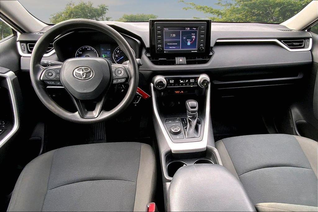 Used 2021 Toyota RAV4 LE AWD/4WD image 7