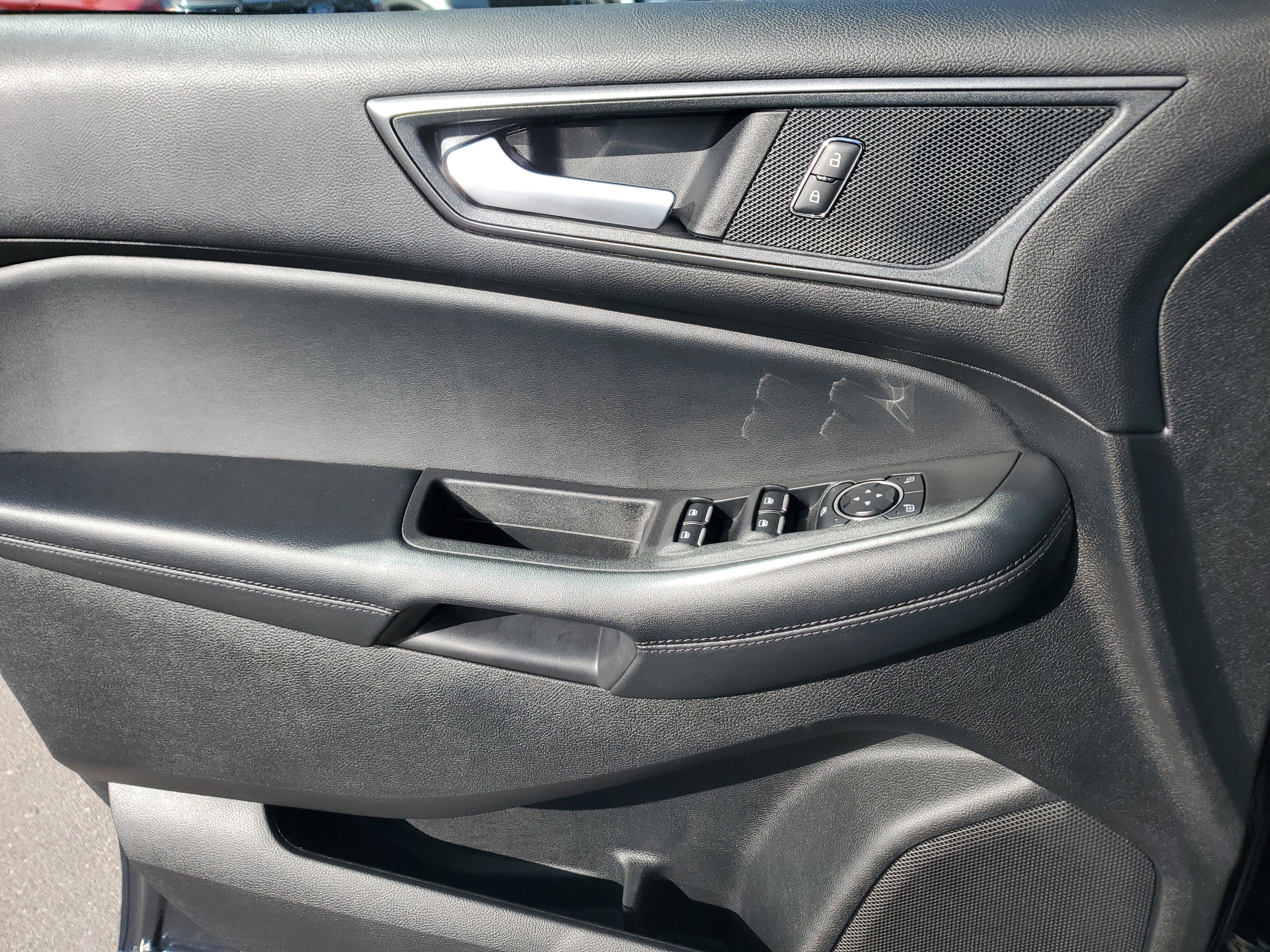 Used 2024 Ford Edge SE w/ Black Appearance Package image 21