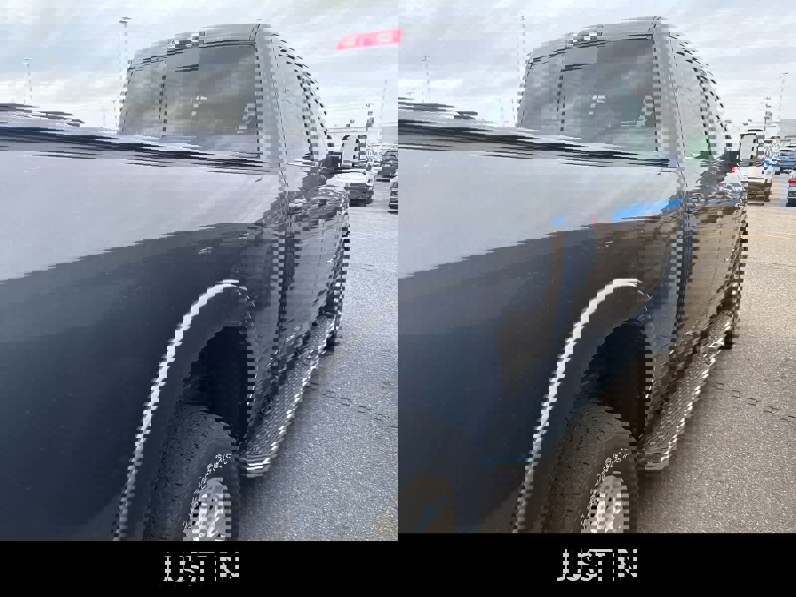 Used 2022 RAM 2500 Laramie w/ Chrome Appearance Group image 10