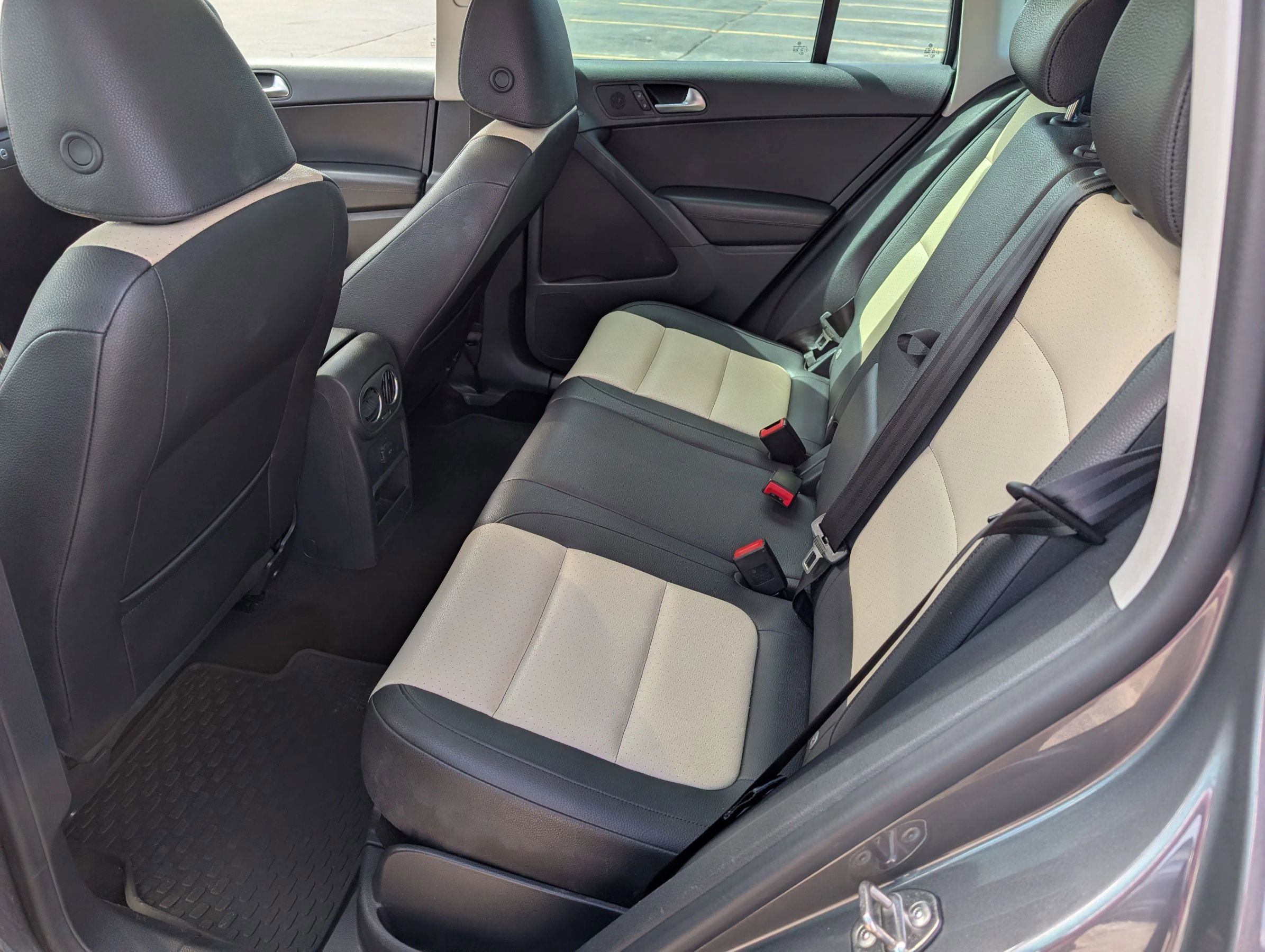 Used 2016 Volkswagen Tiguan SE AWD/4WD image 13