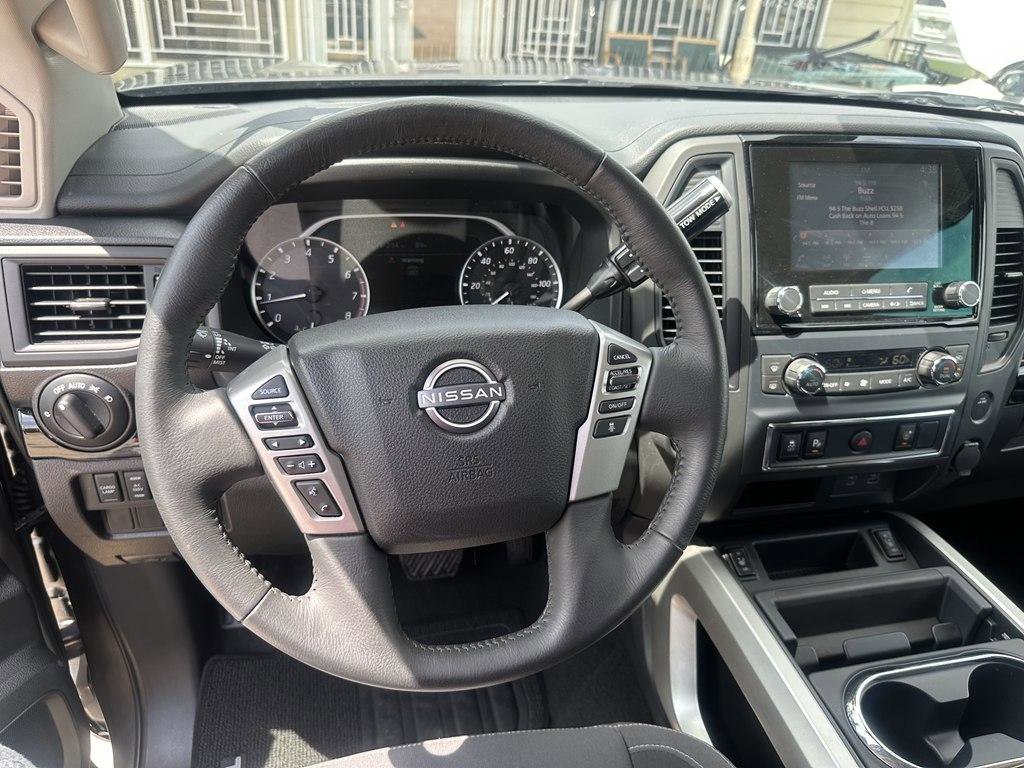 Used 2023 Nissan Titan SV w/ SV Convenience Package image 8