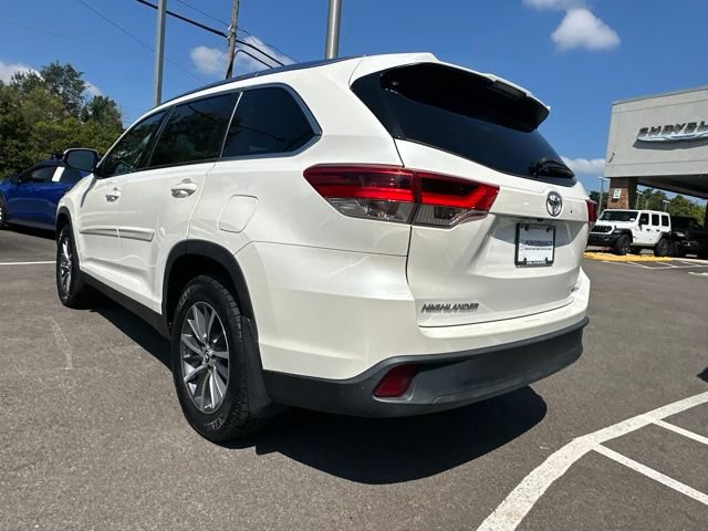 Used 2019 Toyota Highlander XLE AWD/4WD image 25