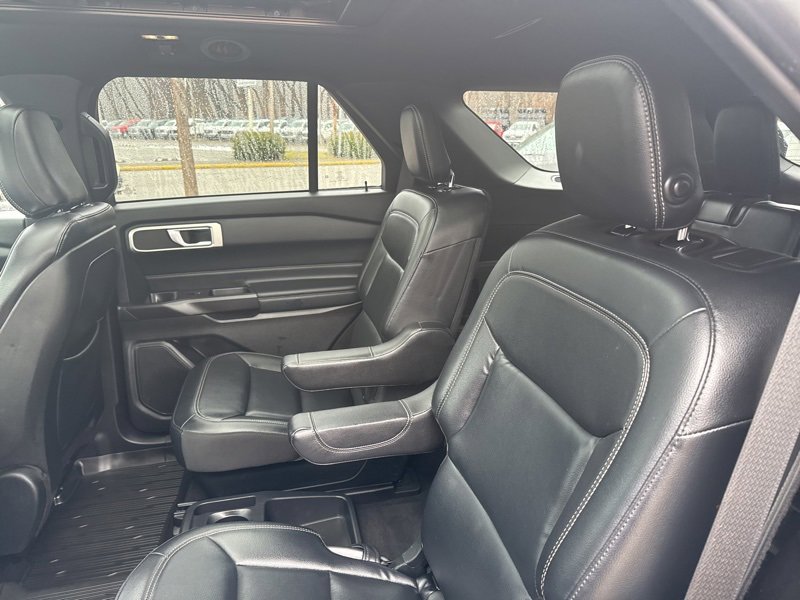 Used 2020 Ford Explorer XLT w/ Equipment Group 202A image 23