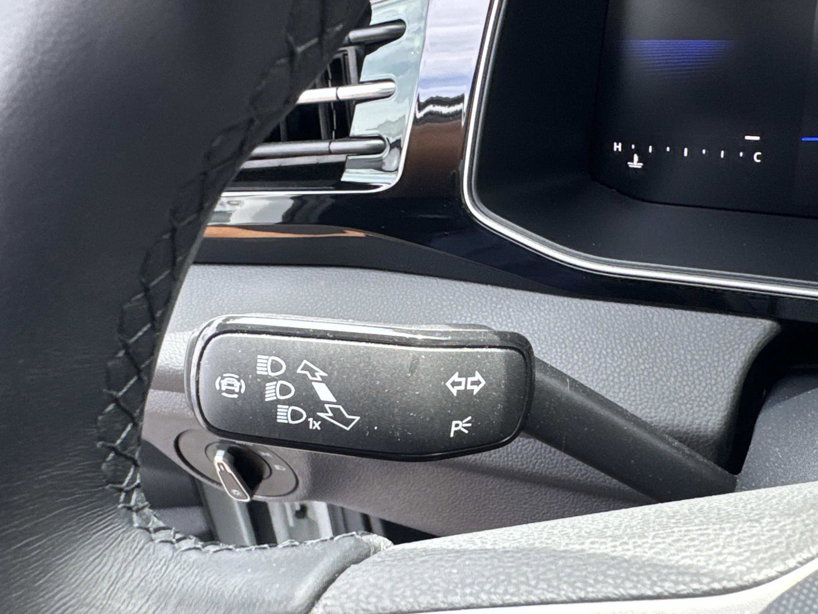 Certified 2025 Volkswagen Jetta Sport image 20