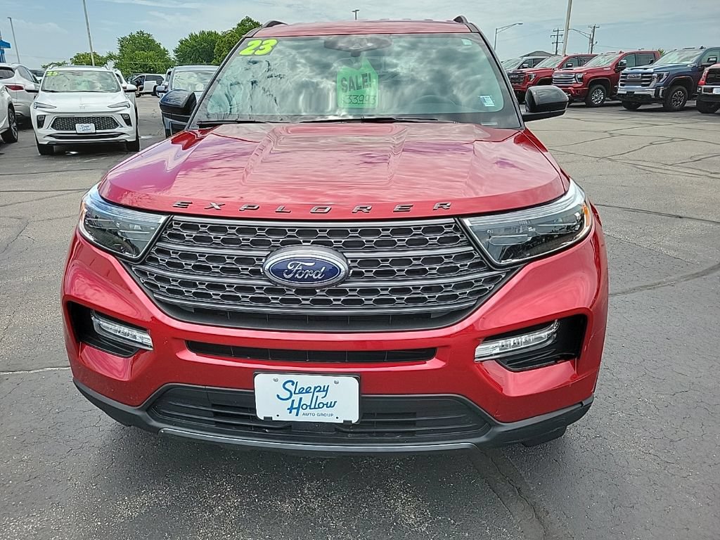 Used 2023 Ford Explorer XLT w/ Equipment Group 202A AWD/4WD image 2