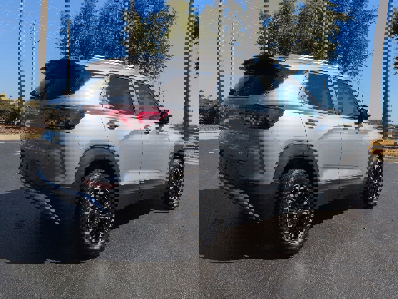 Used 2023 Chevrolet TrailBlazer LT w/ Convenience Package image 4