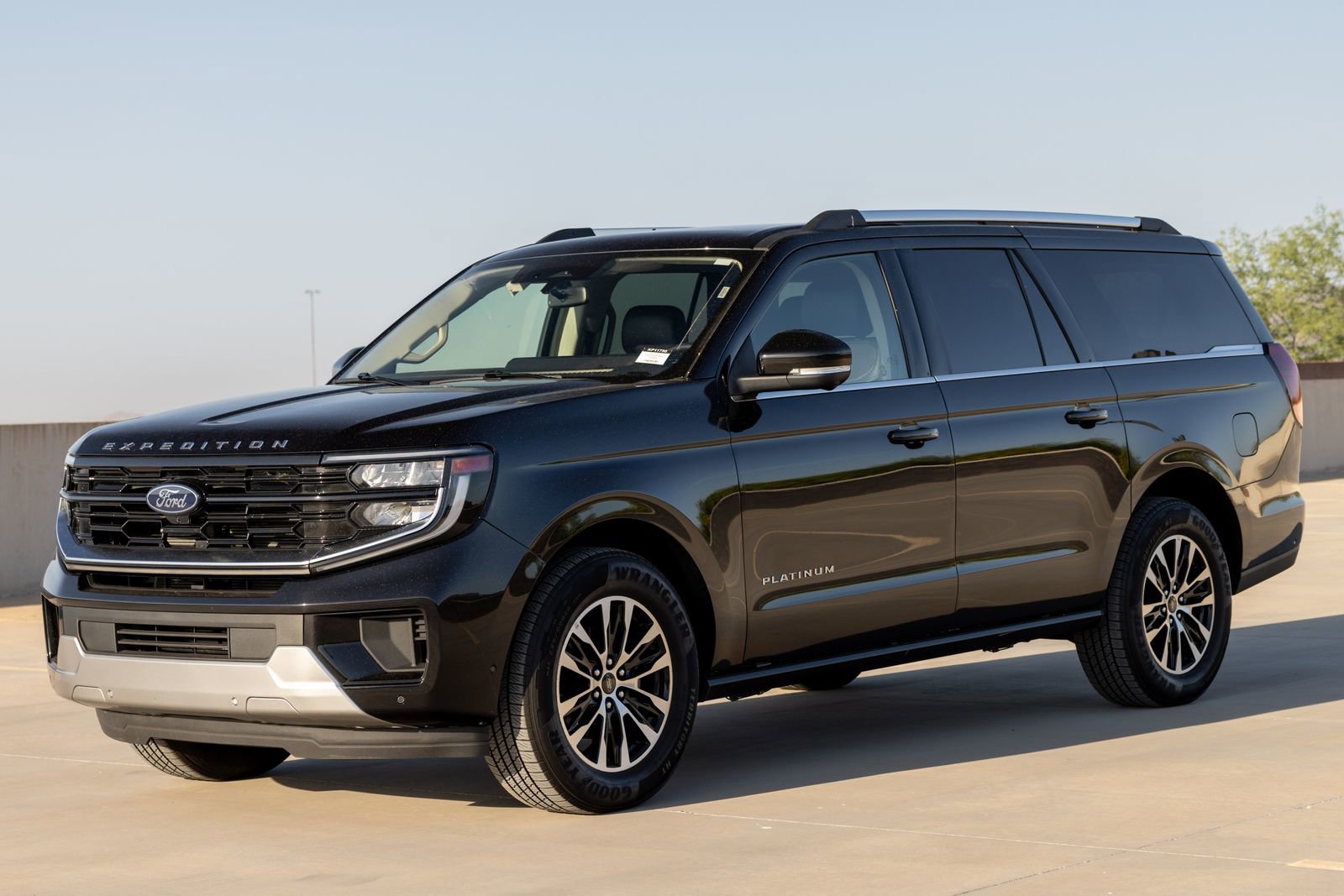 Used 2025 Ford Expedition Max Platinum image 8