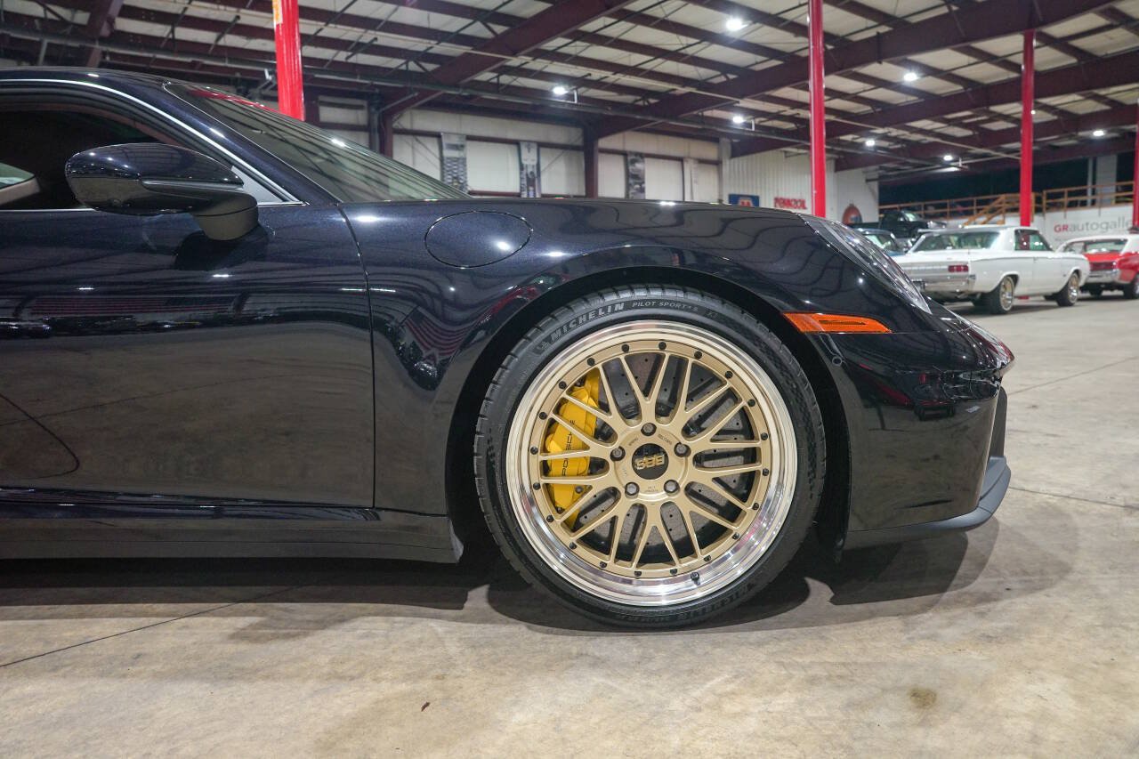 Used 2025 Porsche 911 GTS image 11