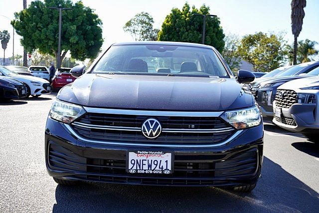 Used 2024 Volkswagen Jetta SE image 5