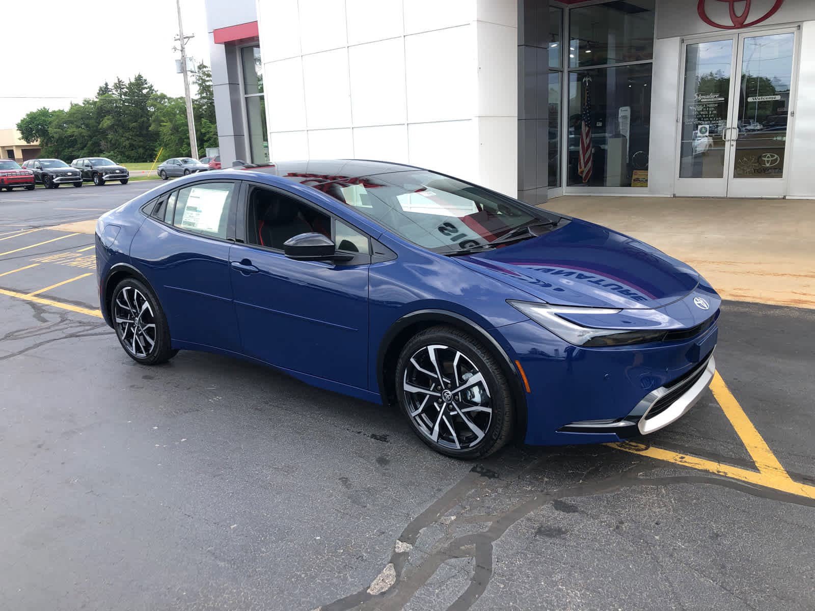 New 2026 Toyota Prius Plug-In Hybrid FWD image 3