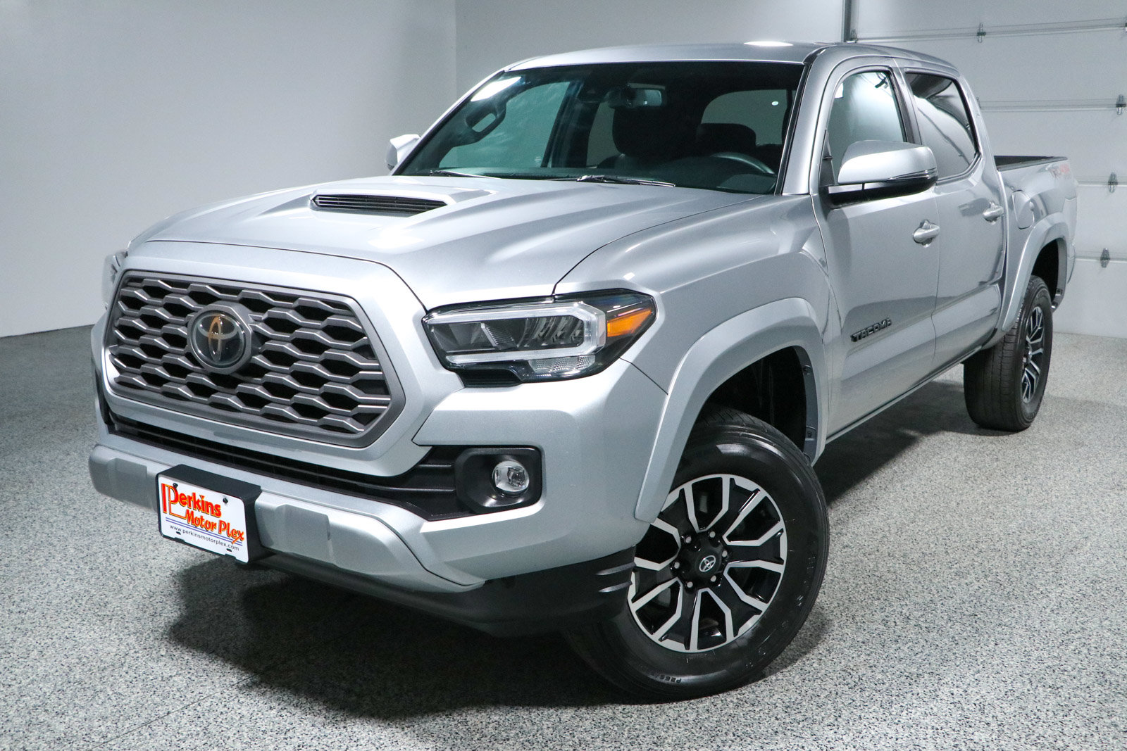Used 2023 Toyota Tacoma TRD Sport AWD/4WD image 31