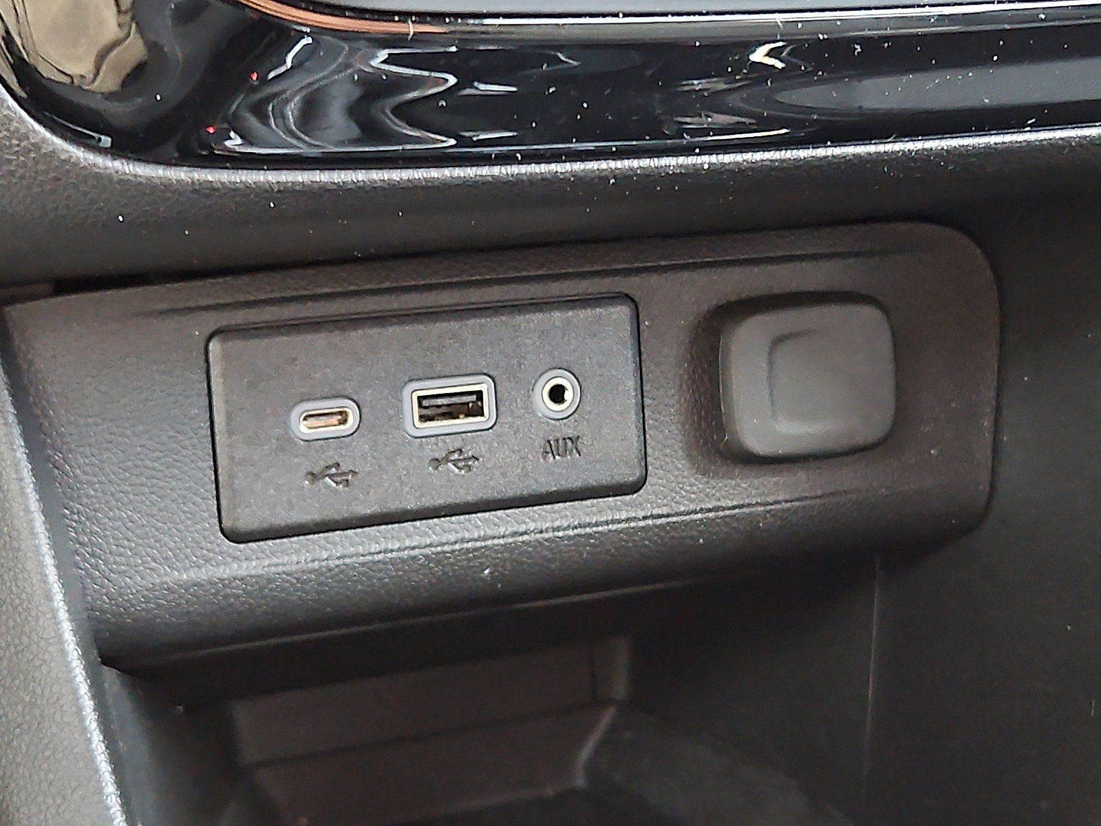 Certified 2023 Buick Encore GX Preferred w/ Cold Weather Comfort Package FWD image 23