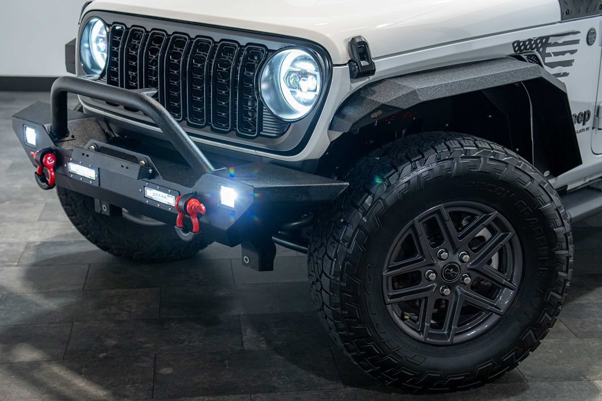 Used 2024 Jeep Wrangler Unlimited Sport AWD/4WD image 10