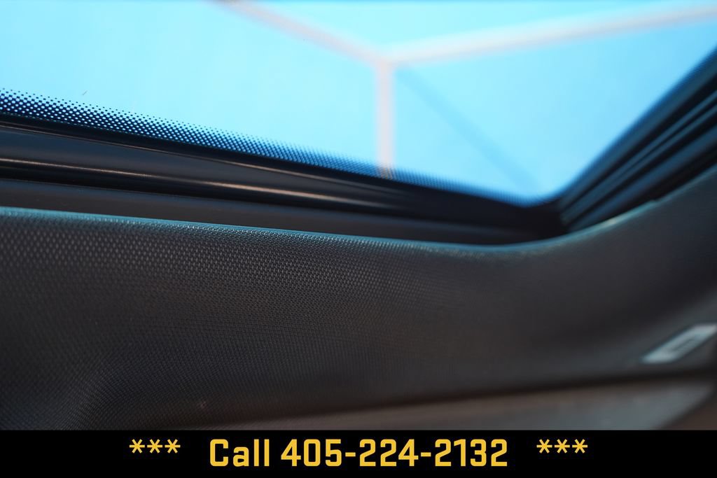 Used 2025 BMW 330i xDrive Sedan AWD/4WD image 40