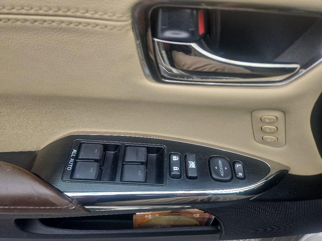 Used 2014 Toyota Avalon XLE Touring FWD image 16