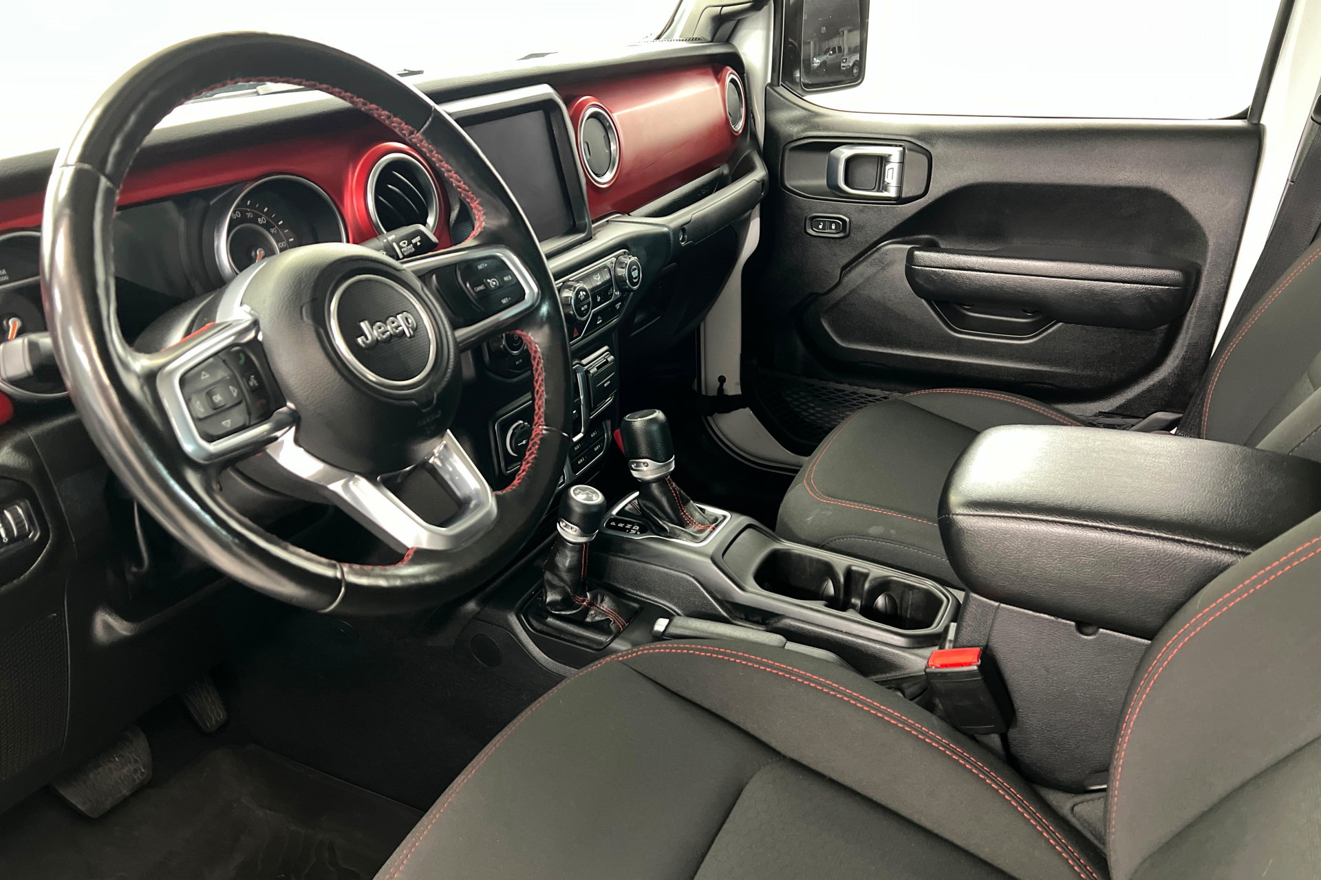 Used 2023 Jeep Gladiator Rubicon w/ Cold Weather Group AWD/4WD image 16