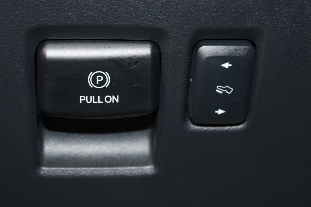 Used 2025 Ford F150 Platinum AWD/4WD image 39