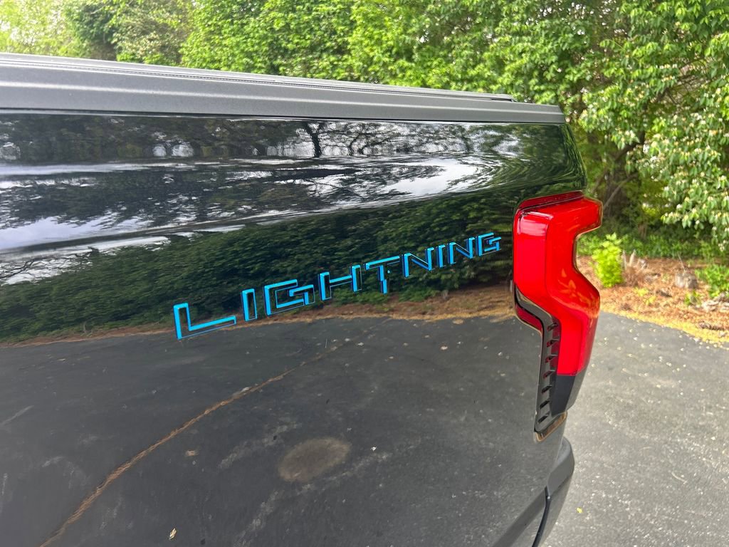 Used 2025 Ford F150 Lightning Platinum image 12