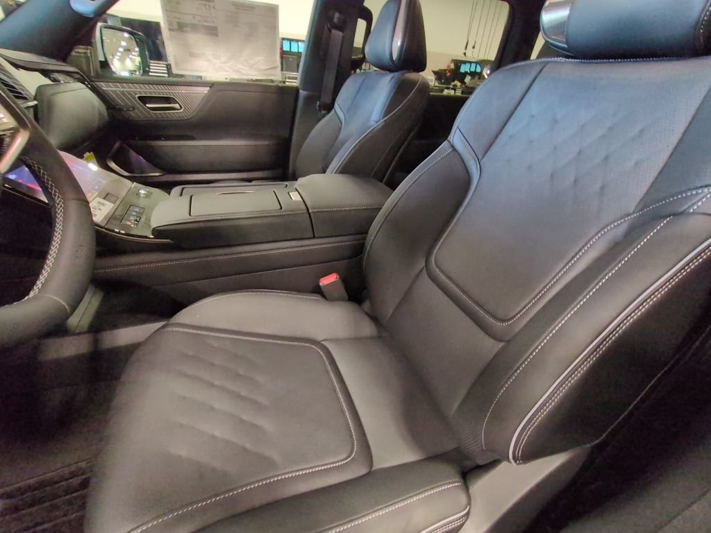 New 2026 INFINITI QX80 Autograph AWD/4WD image 8