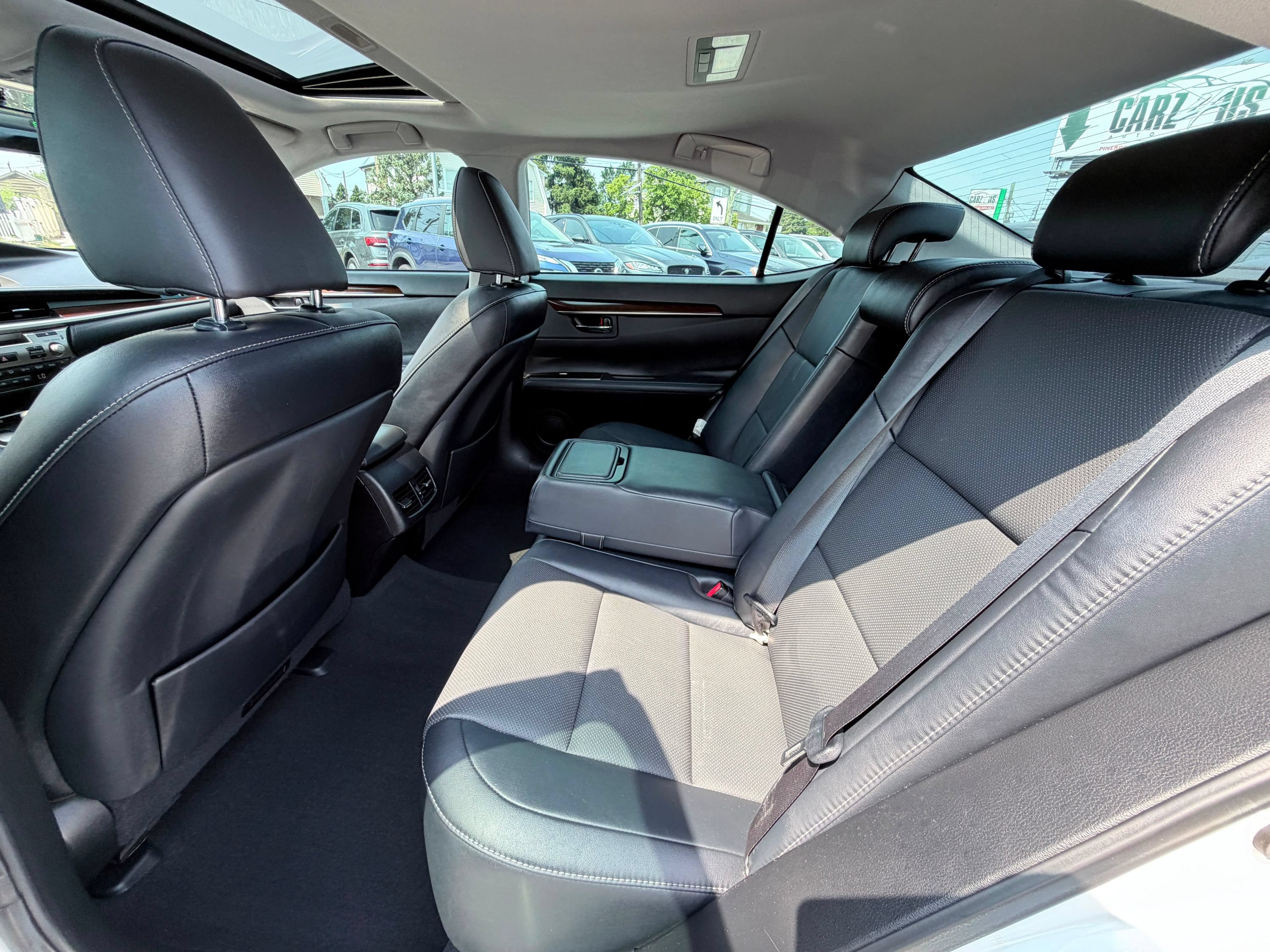 Used 2018 Lexus ES 350 w/ Premier Package FWD image 17