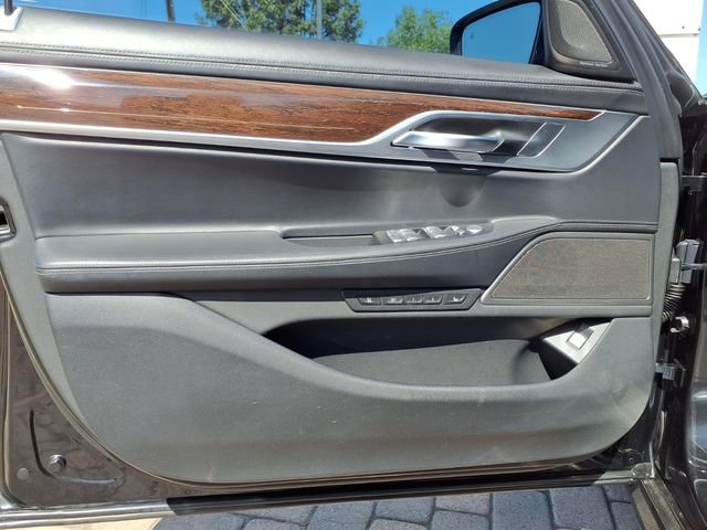 Used 2020 BMW 740i w/ M Sport Package image 21