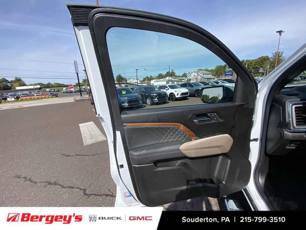 New 2026 GMC Canyon Denali w/ LPO, Black Badging Package AWD/4WD image 24