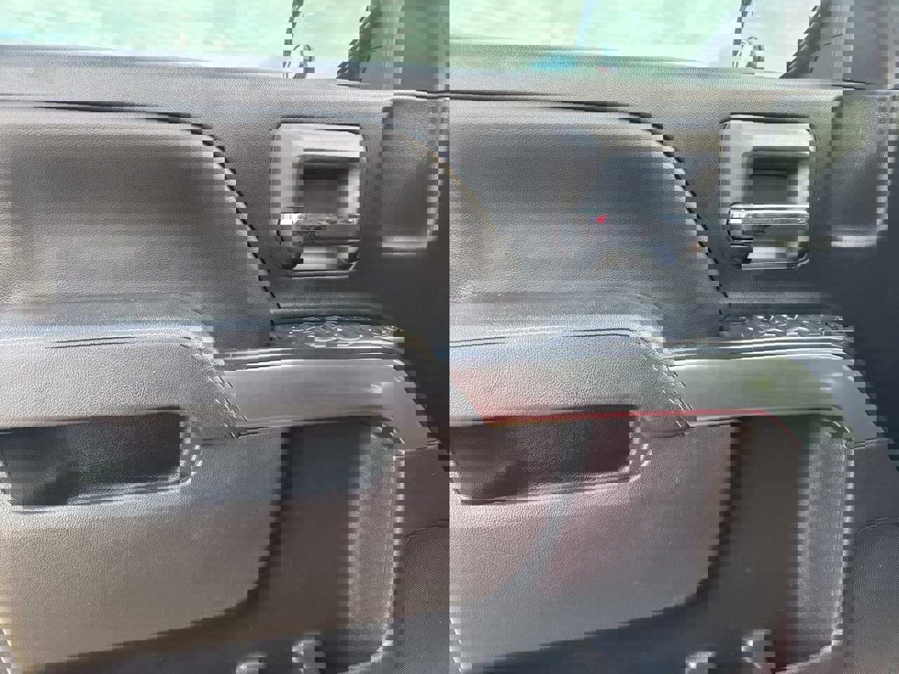 Used 2018 Chevrolet Silverado 1500 LT w/ LT Eassist Package image 24