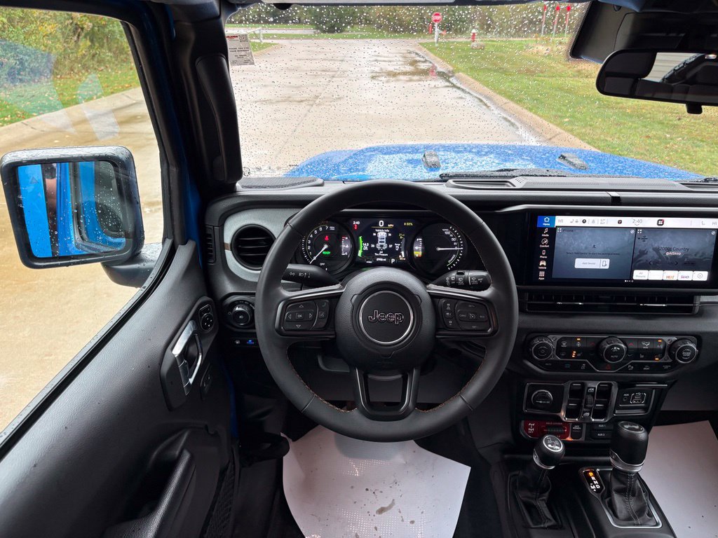 Used 2024 Jeep Wrangler Unlimited AWD/4WD image 41