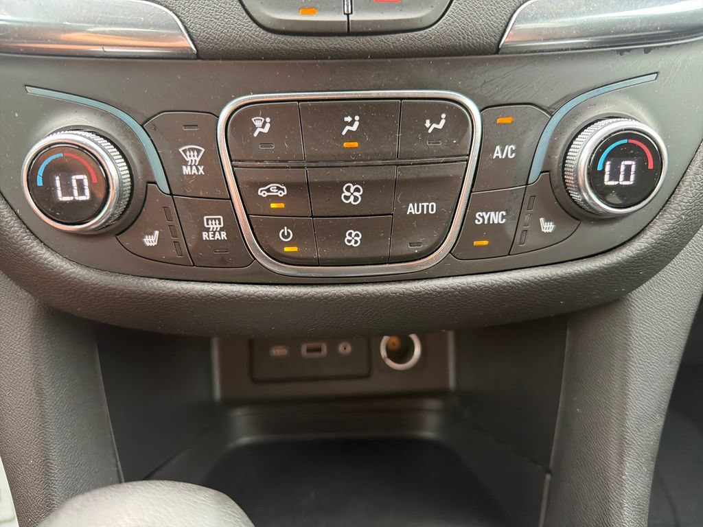 Used 2024 Chevrolet Equinox LT w/ LPO, Floor Liner Package AWD/4WD image 18